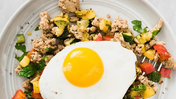 PALEO GROUND TURKEY HASH WITH SQUASH AND PEPPERS